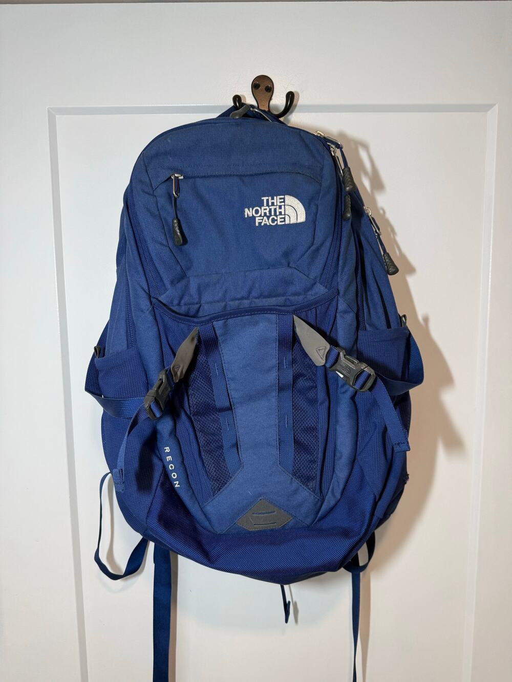 The North Face Recon 30L Outdoor Hiking Laptop Unisex School Backpack
